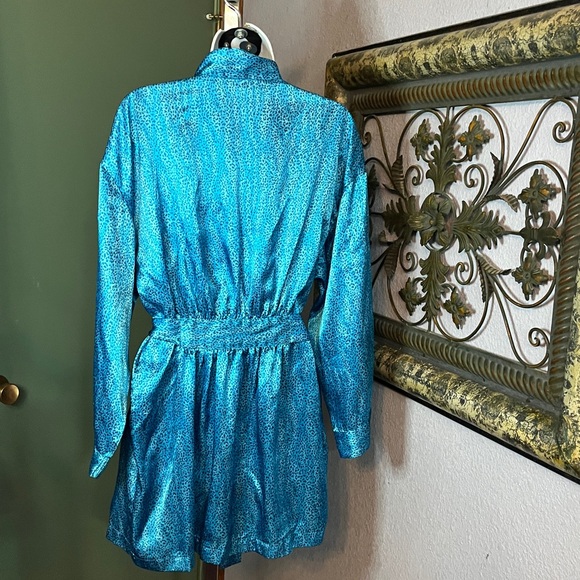 Victoria Secret Silky Robe - Picture 5 of 9